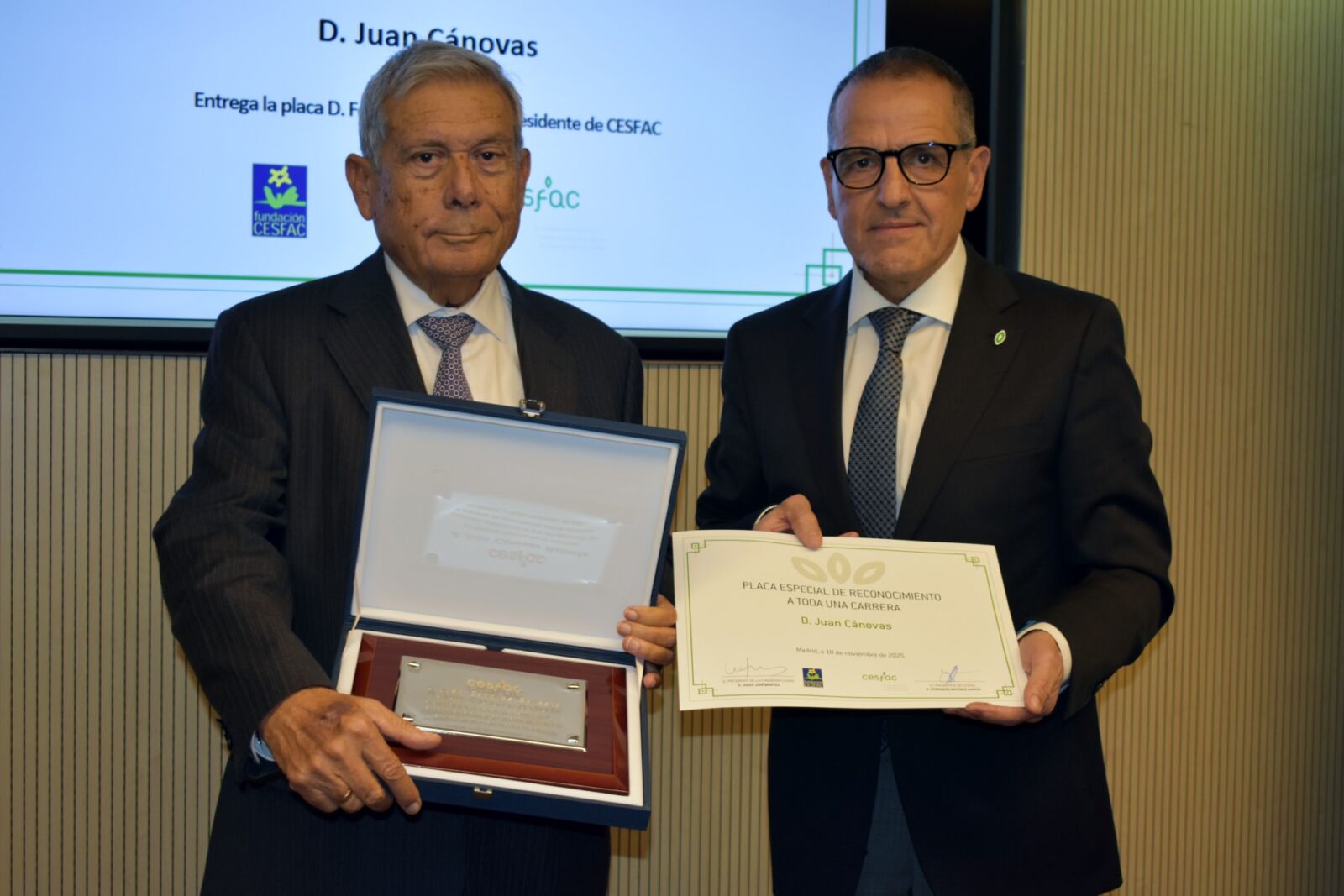 Juan Cánovas, director general de Cefusa, distinguido en CESFAC por su trayectoria profesional